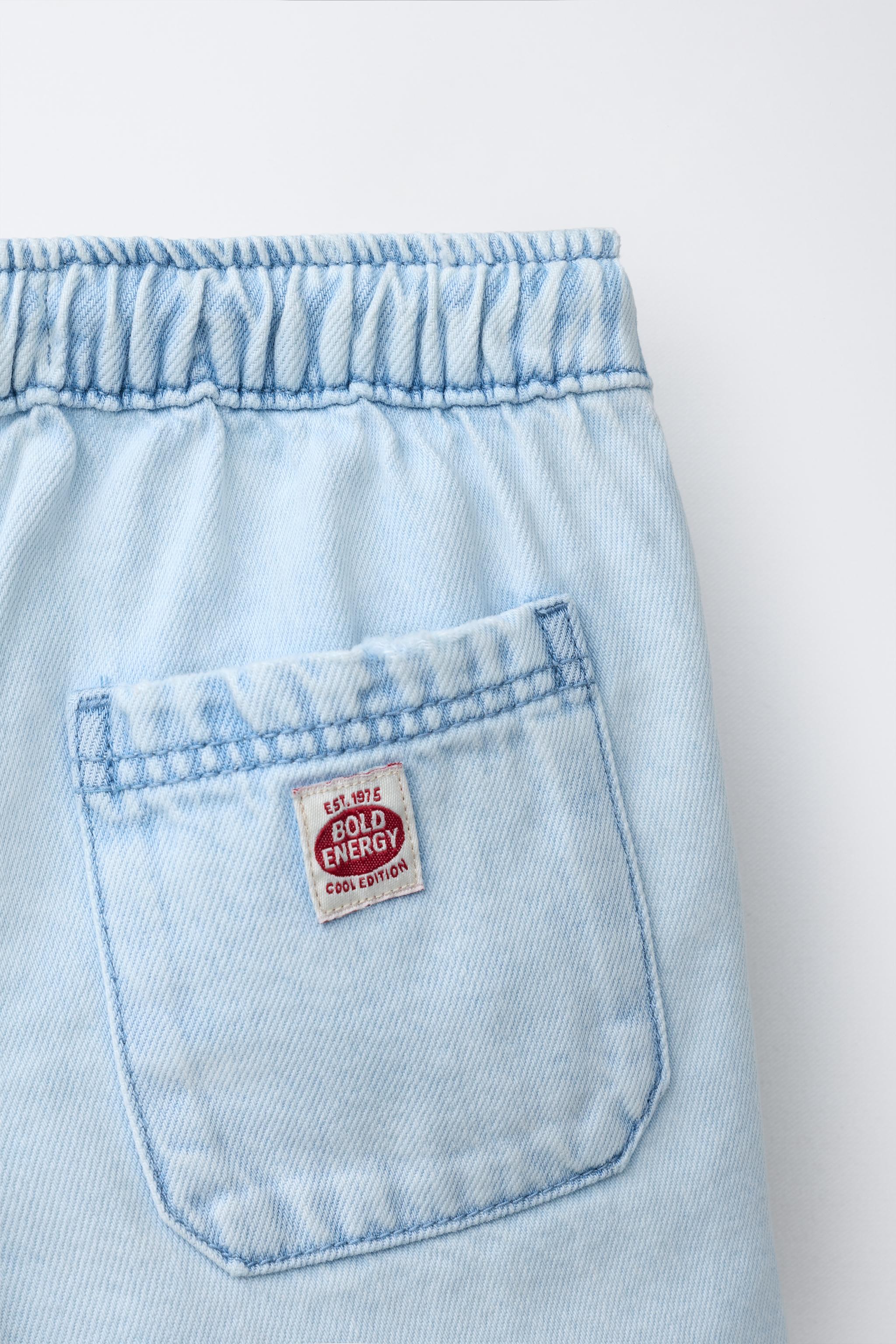 SHORT EN DENIM ÉTIQUETTE
